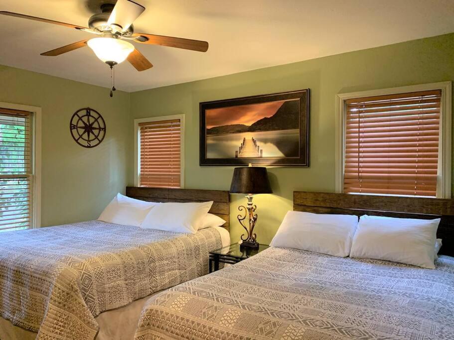 The River Haven - Sleeps 32 - On Guadalupe River Seguin Exterior foto