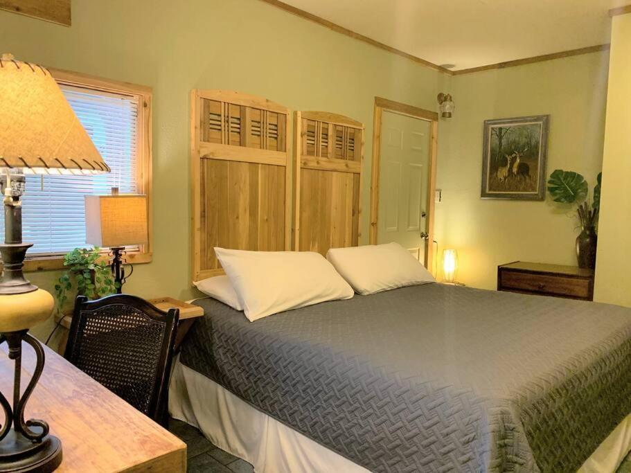 The River Haven - Sleeps 32 - On Guadalupe River Seguin Exterior foto