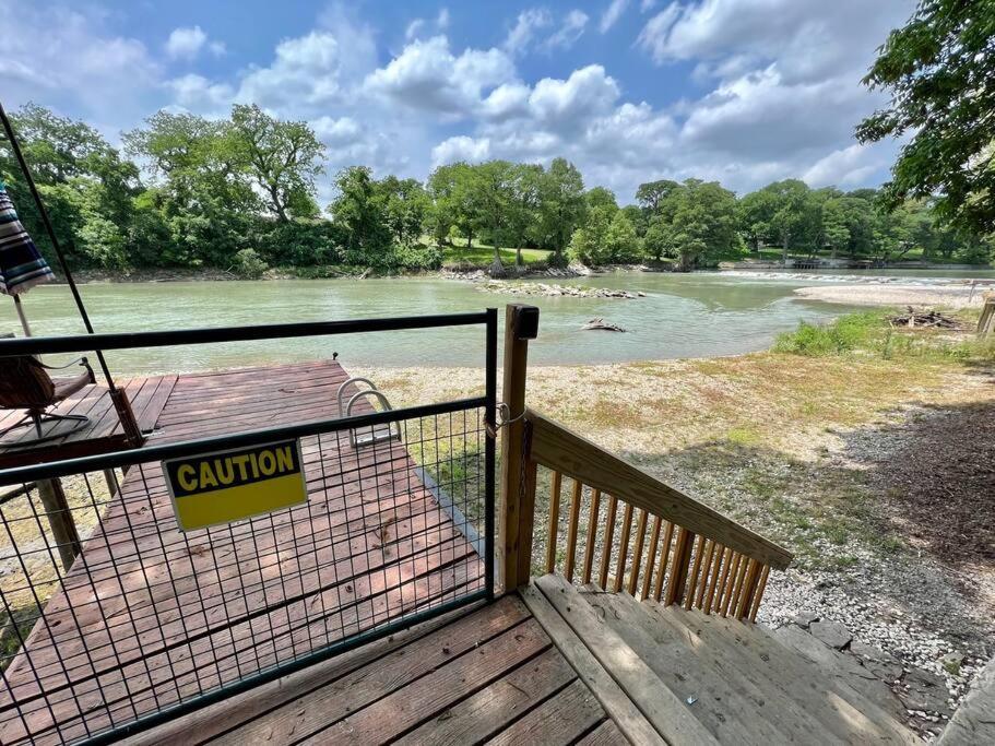 The River Haven - Sleeps 32 - On Guadalupe River Seguin Exterior foto